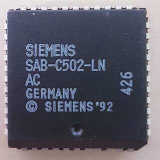SAB-C502-LN  8-Bit CMOS Microcontroller